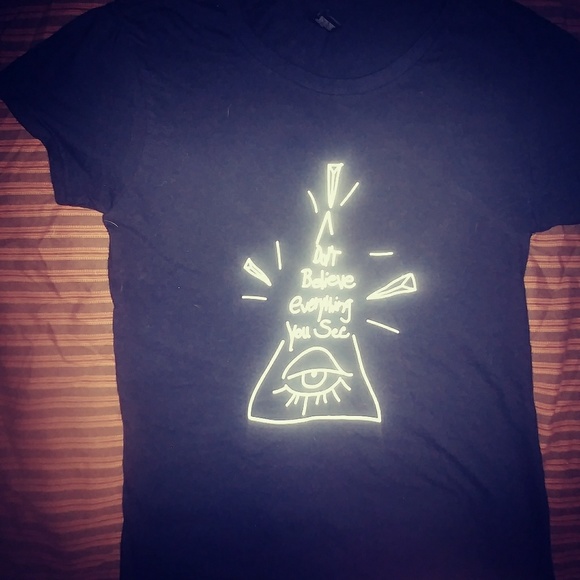 Anvil Size Small Tee NWOT!!☺ - Picture 4 of 5